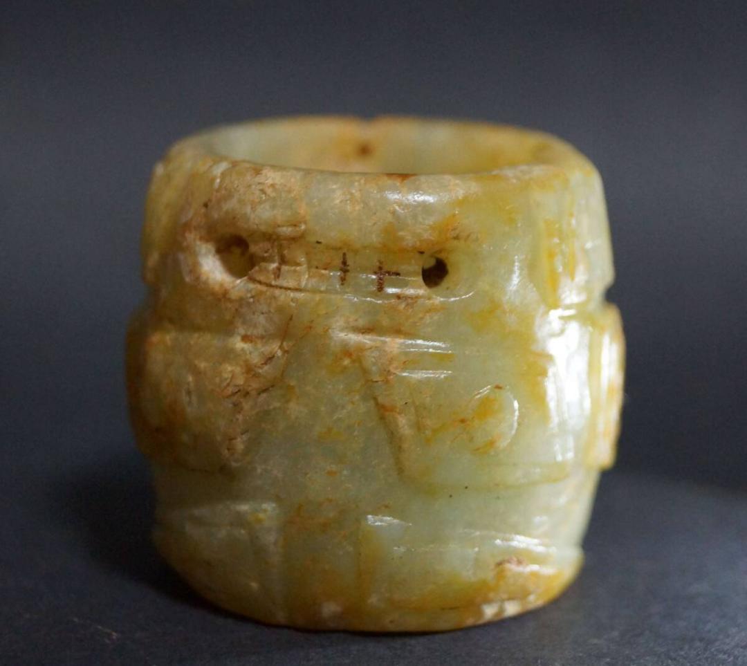 古代和田玉(ホータン)大粒細工彫り祥瑞文指輪 根付 緒締玉 提げ物 装飾品 唐物