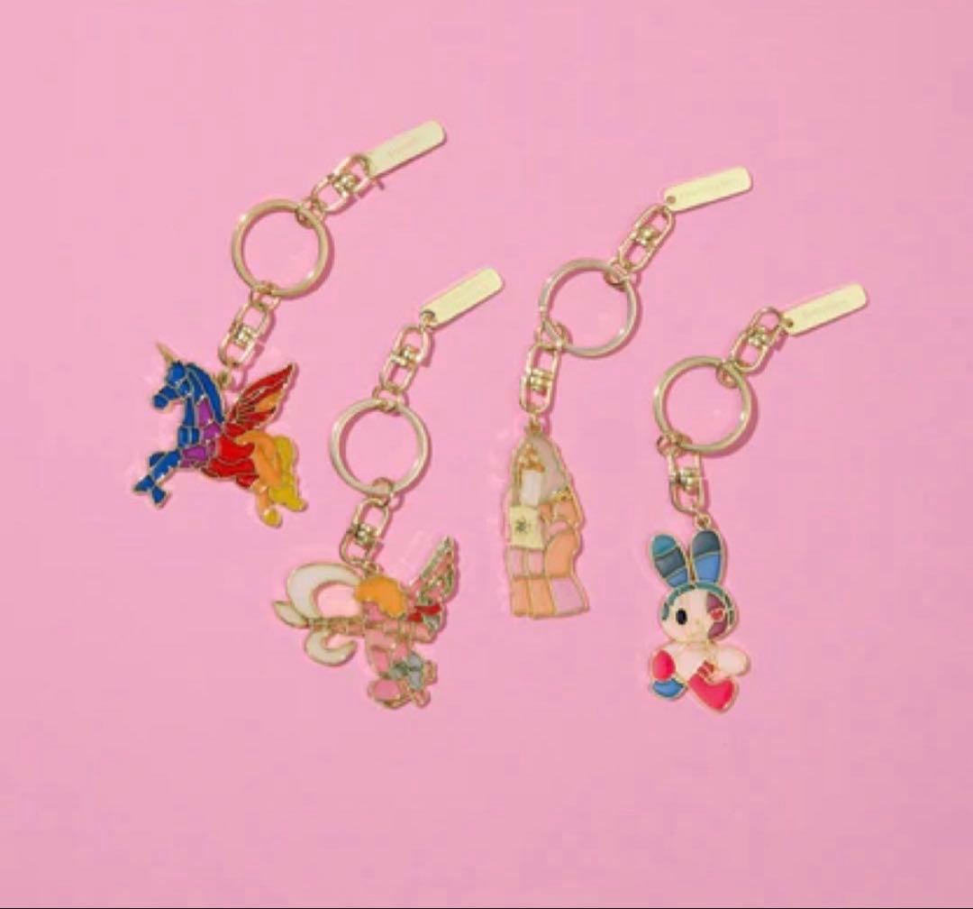 ミセスWonder Museumキーホルダー 4個、ステッカー