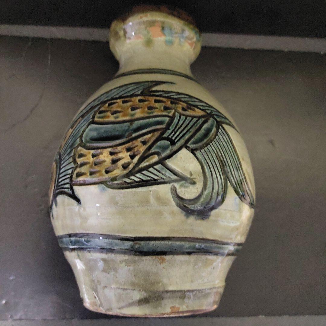 金城敏男　魚文壷