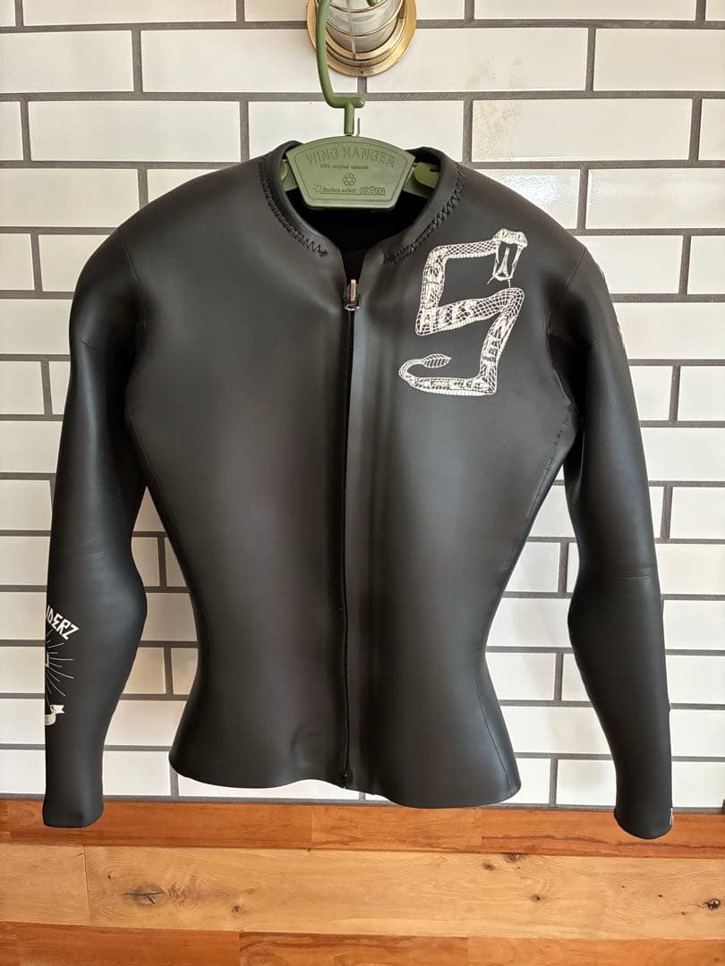 ウェットスーツ　長袖タッパー