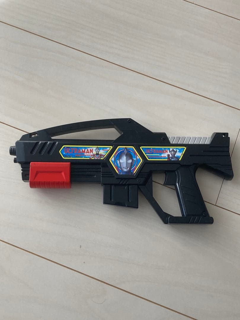 ウルトラマンフィギュア47体、怪獣27体、ロボ2体、ソフビワールド、射的セット