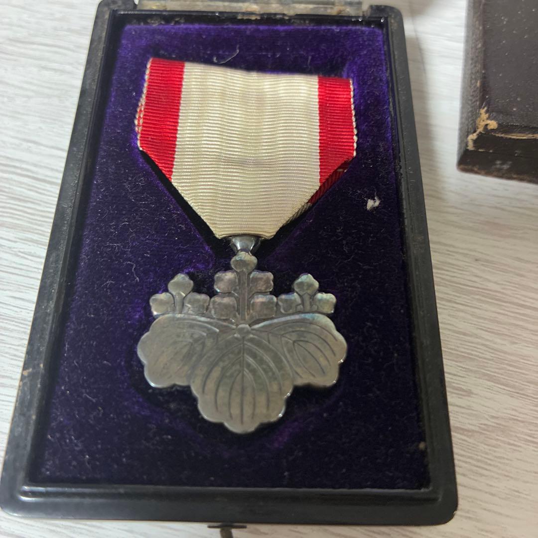 勲章2点セット（勲八等白色桐葉章/支那事変従軍記章）