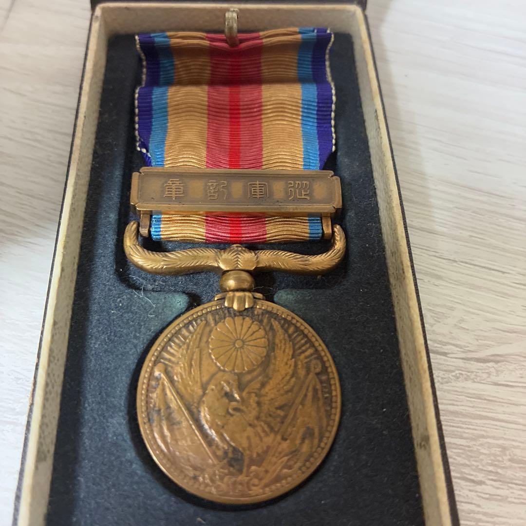 勲章2点セット（勲八等白色桐葉章/支那事変従軍記章）