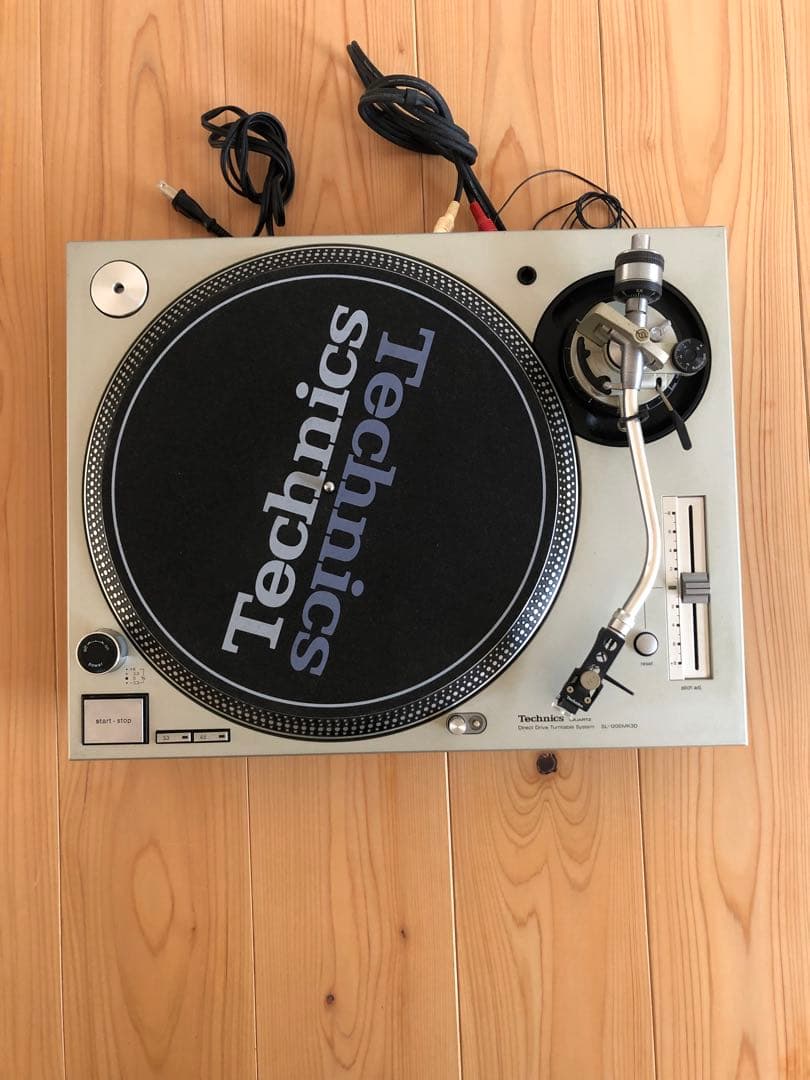 Technics SL-1200 MK-3Dターンテーブル