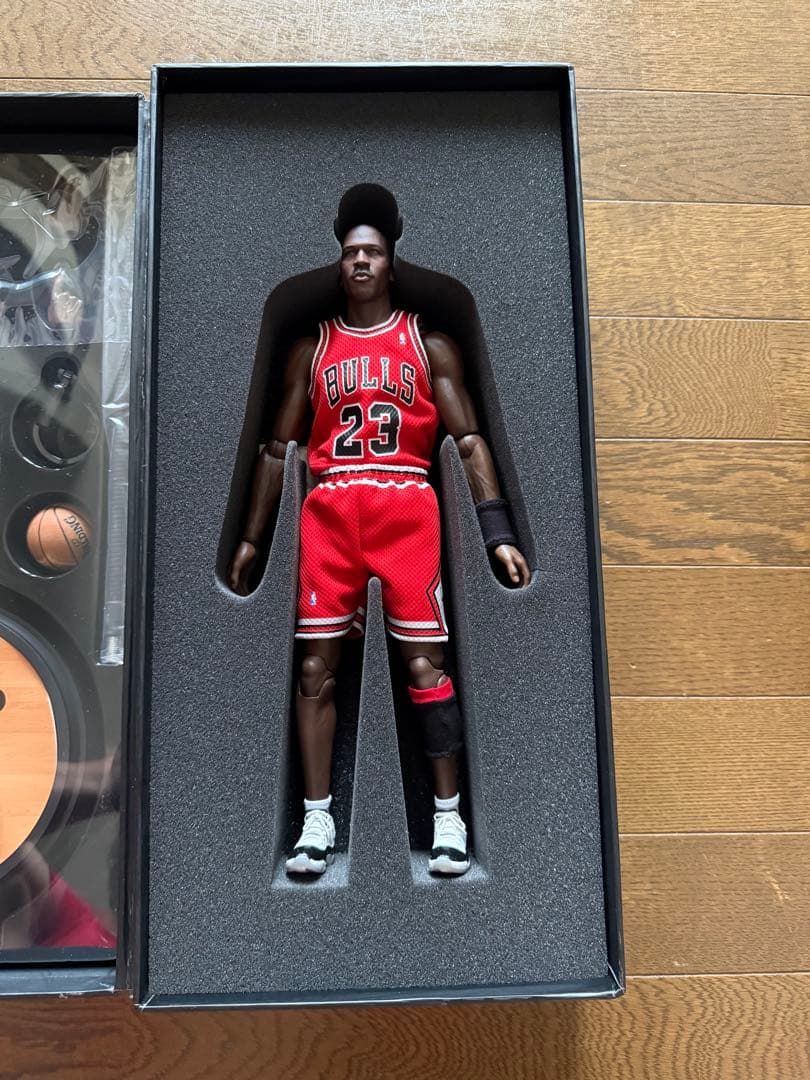 エンターベイ1/6リアルマスターピースNBAマイケルジョーダン