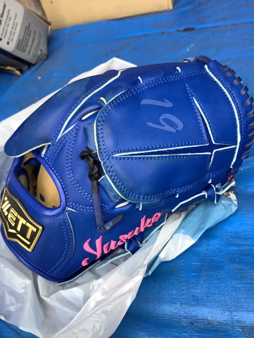 広島カープ 野村祐輔投手 グローブプロ支給品