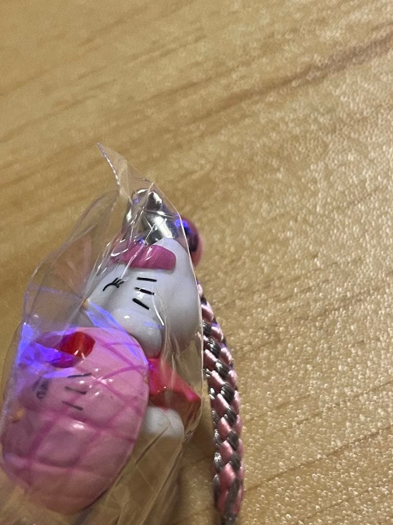 ハローキティ ご地キティメロンパンバージョン いちご根付け 2012 レア