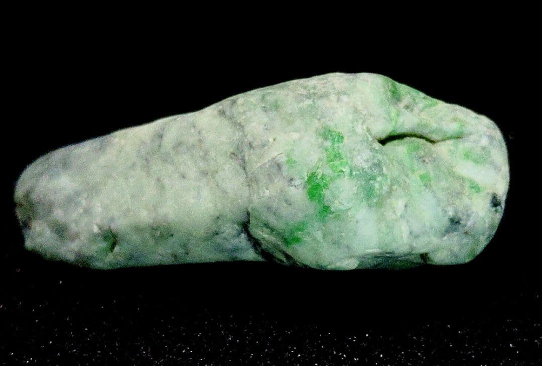 ★翡翠原石★糸魚川硬玉【大所川・転石・川ズレ・ウブ】