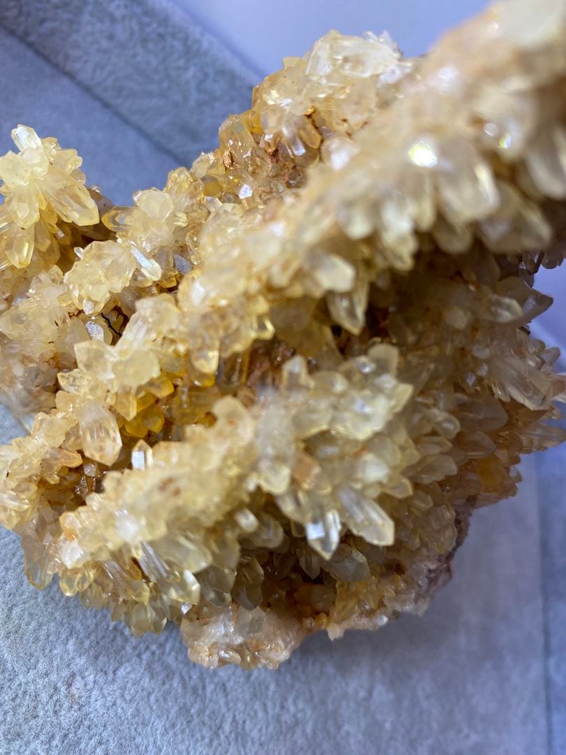 T1014スパングル★特価★シトリンクォーツ　キラキラ原石大きめクラスター