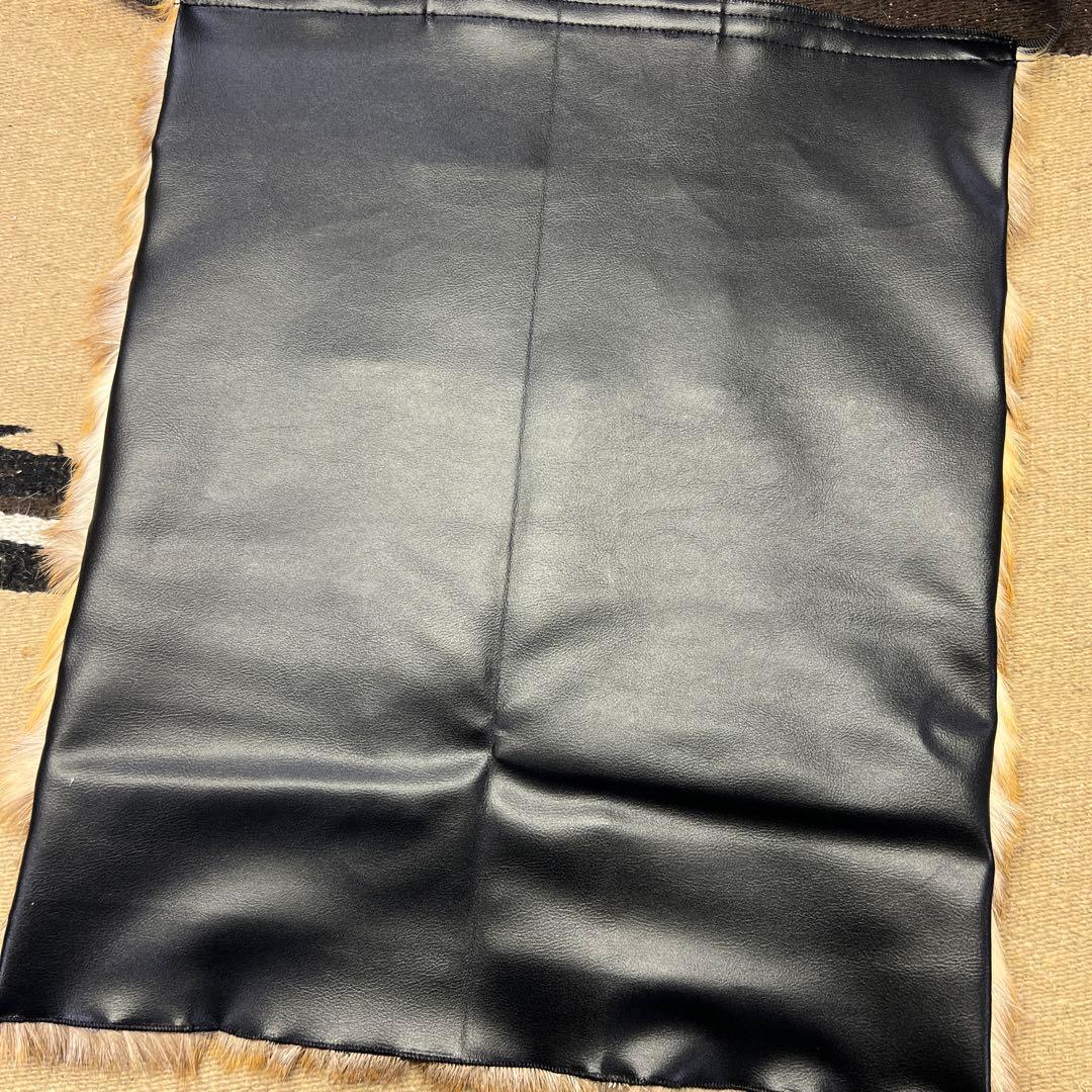 【裏地付】　ホエジカ尻あて　腰皮　鹿毛皮敷物　　スキー　登山　山菜　釣り　マタギ