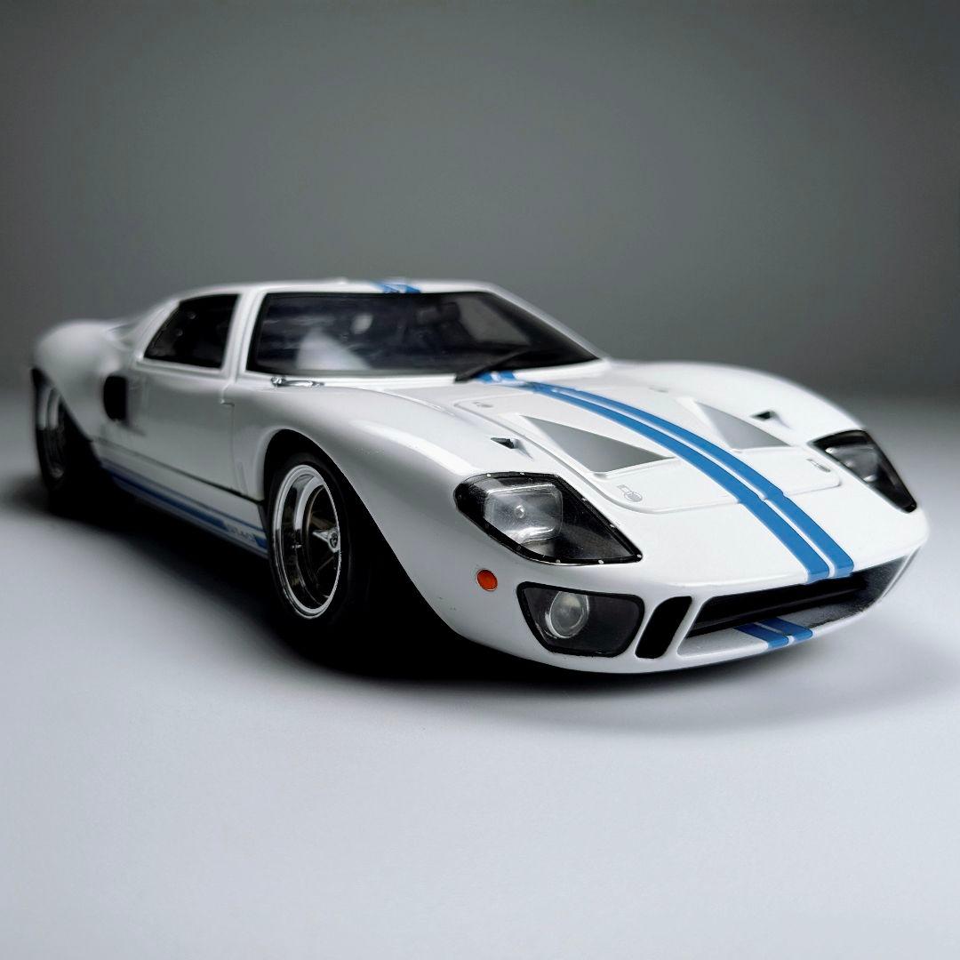 ソリド 1/18 フォードGT40 ホワイト/ブルー