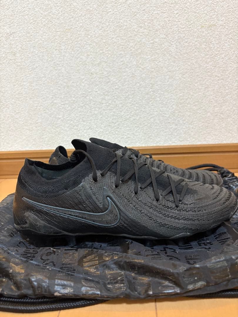 Nike ファントム　サッカースパイクブラック 収納バッグ付き