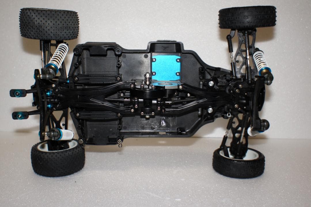 タミヤ　DB02レオニス　OP多数・スペアパーツ付き