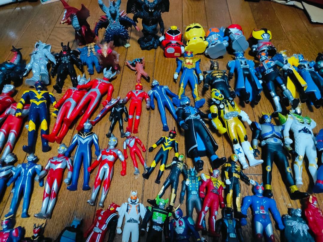 ウルトラマン 怪獣 ソフビ ガン消し 仮面ライダー フィギュア まとめ 大量