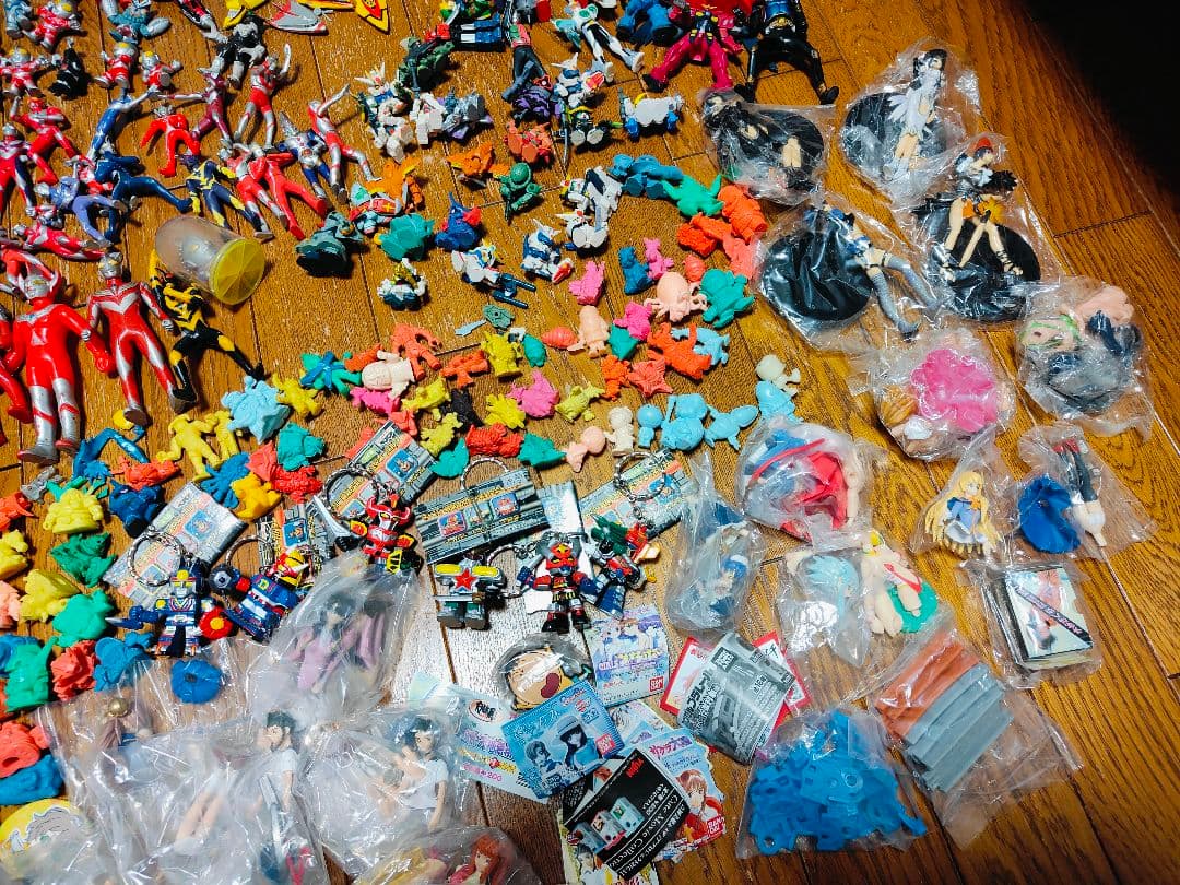 ウルトラマン 怪獣 ソフビ ガン消し 仮面ライダー フィギュア まとめ 大量