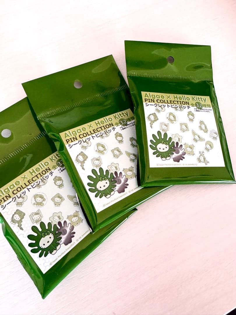 万博日本館限定 Hello Kitty ピンバッジ3個セット