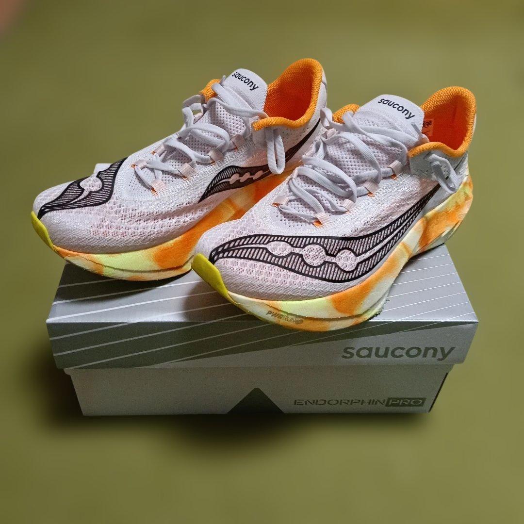 スパイク・シューズ Saucony Endorphin Pro4