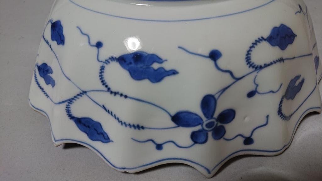 59　旧家蔵出し　古伊万里　輪花　染付　鉢　万暦年製銘