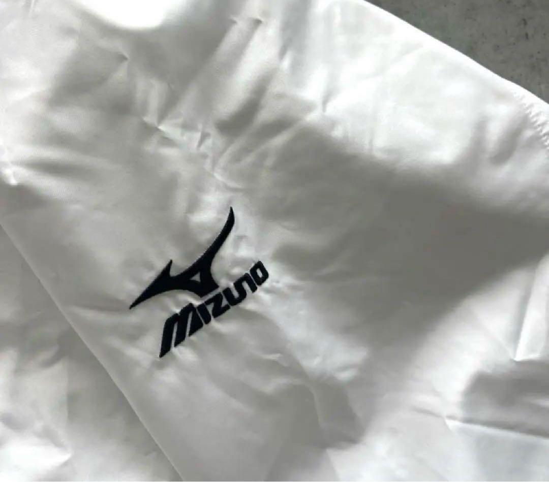 新品タグ付き✨ミズノ　mizuno ベンチコート　白　ホワイト 刺繍マーク L