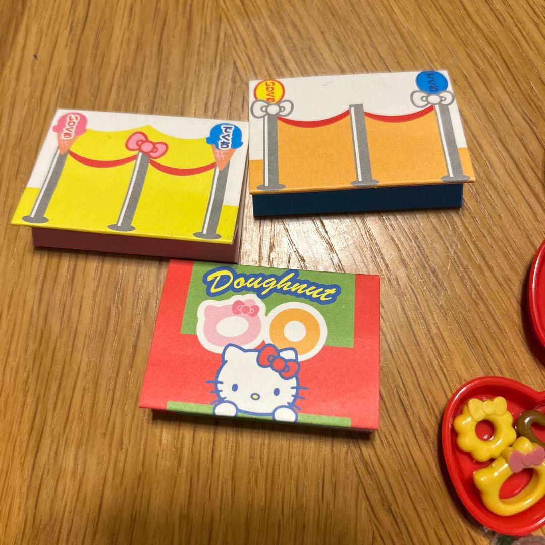 サンリオ　キティ　スイーツパラダイス　ドール　着せ替え　人形　小物　レア