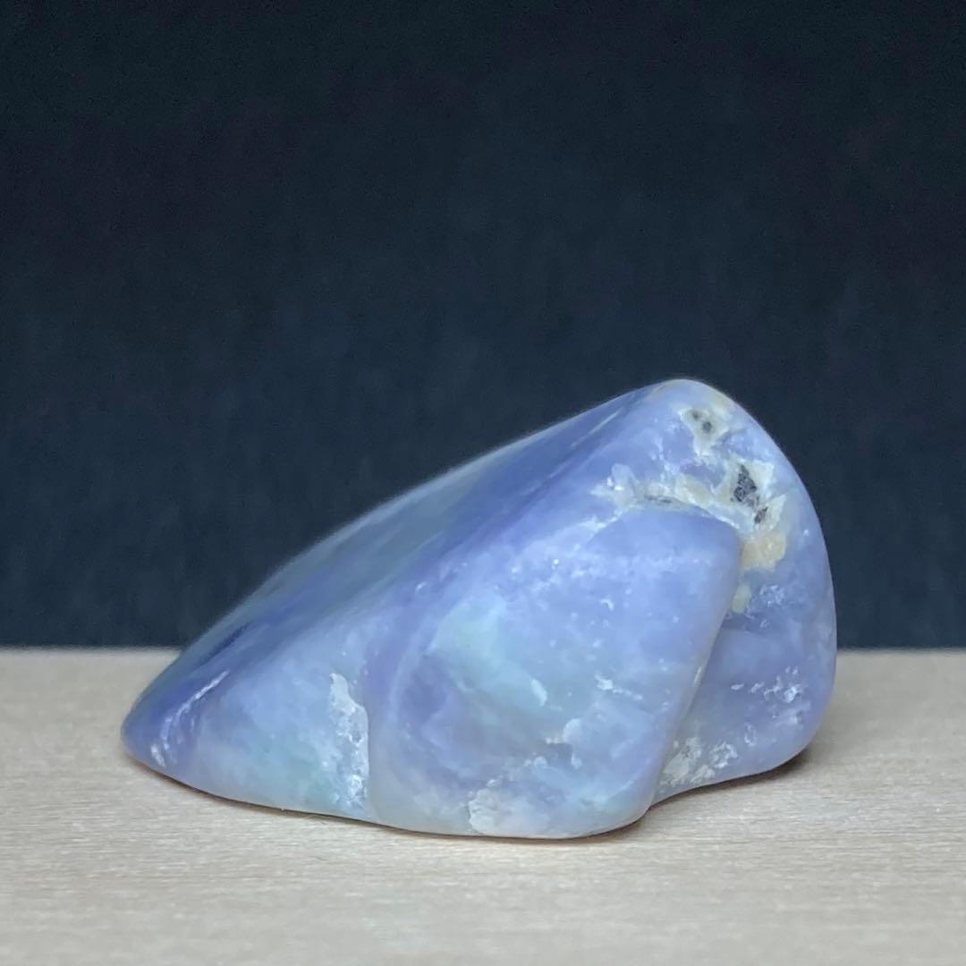 糸魚川翡翠　深い紫　ラベンダー翡翠　翡翠輝石　原石　13.8ｇ