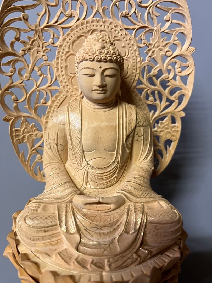 値下　仏像　柘植　木彫　座釈迦　六角台座付　唐草光背　金泥書アクリルケース付17