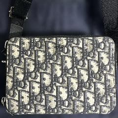 Dior ストラップ付き ジップポーチ