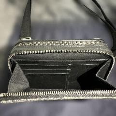 Dior ストラップ付き ジップポーチ