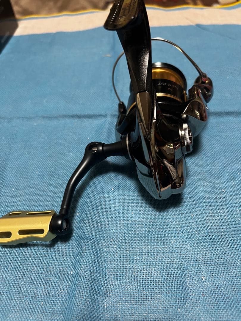 シマノ　13コンプレックス スピニングリール　バス専用モデル