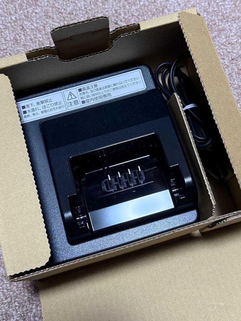 未使用品 Panasonic 充電器 NKJ075Z