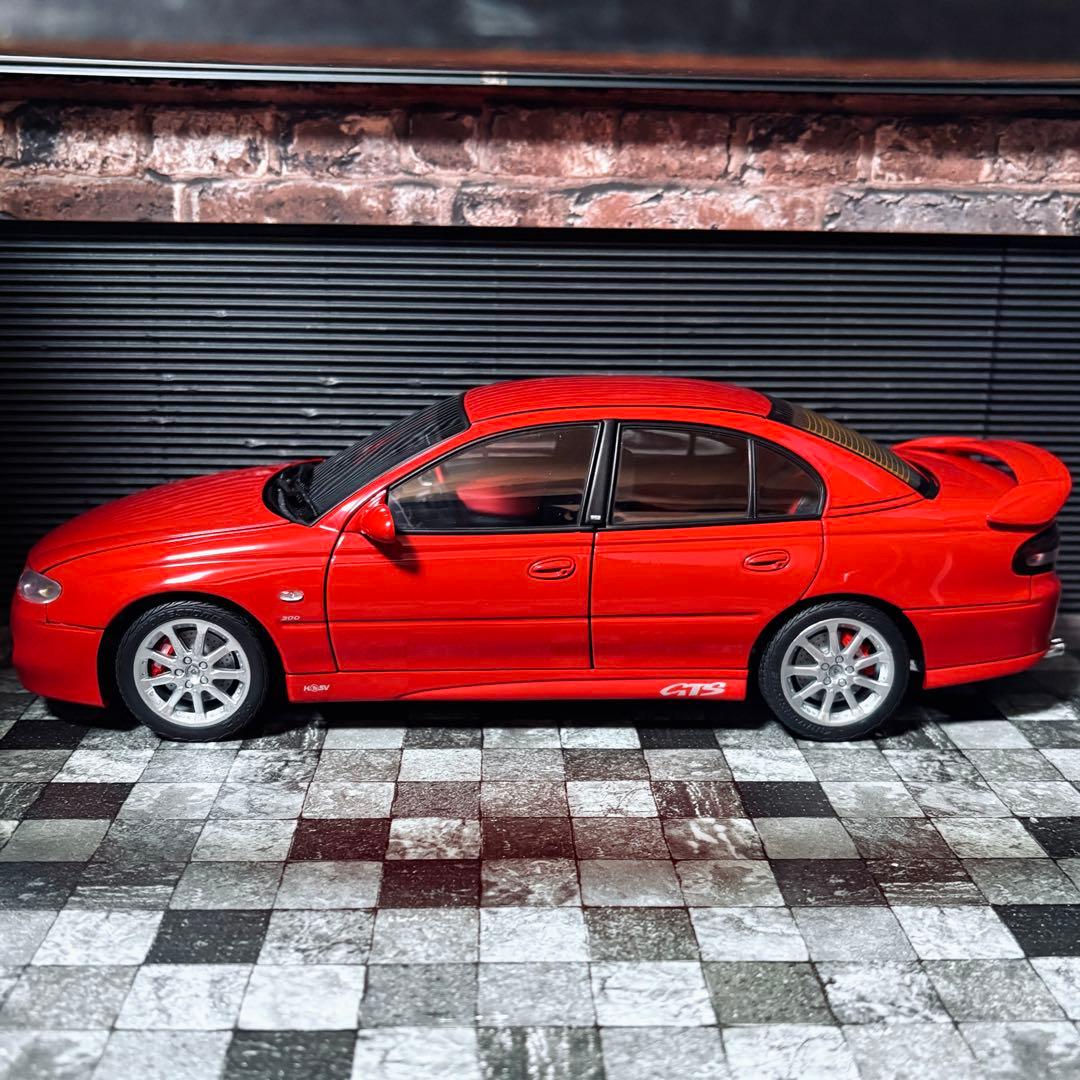 国内未入荷 1/18 AUTOart HSV VT2 GTS 300kw