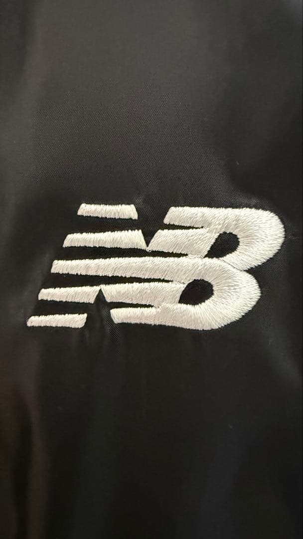 new balance ベンチコート　ブラック