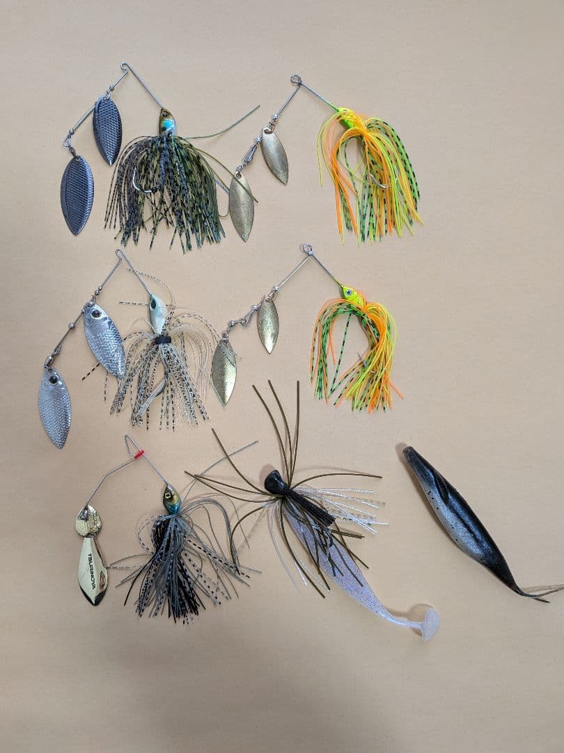 タイムセール【未使用パック多数】deps ソフトルアーセット ルアーボックス付き