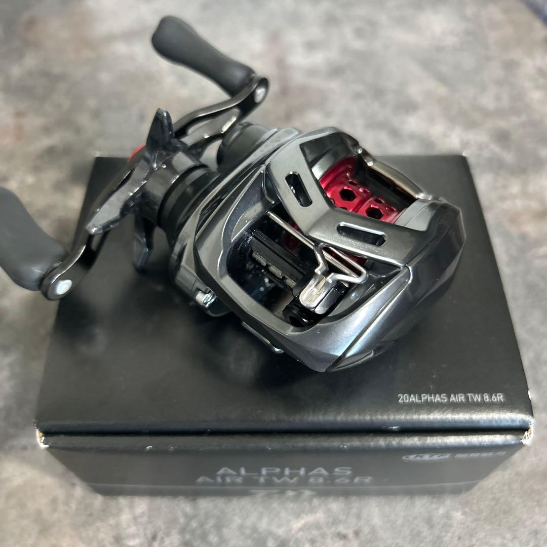 美品【DAIWA】ダイワアルファス AIR TW 8.6R 右ハンドル