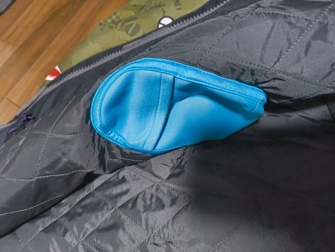 エアボーンARBNスノーボードウェア