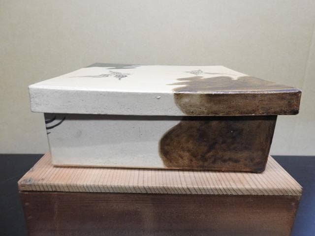 十三軒吉向　蓋物　共箱　MA429