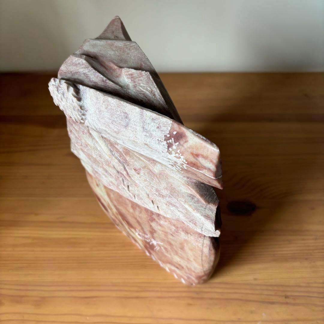 ナバホ族ノーマン・ルイス作 ネイティブアメリカン彫刻　レッドアラバスター製