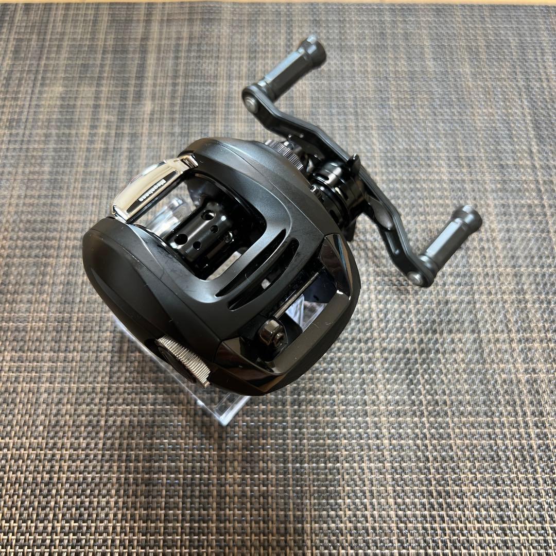 リール Megabass IS63 LARIAT