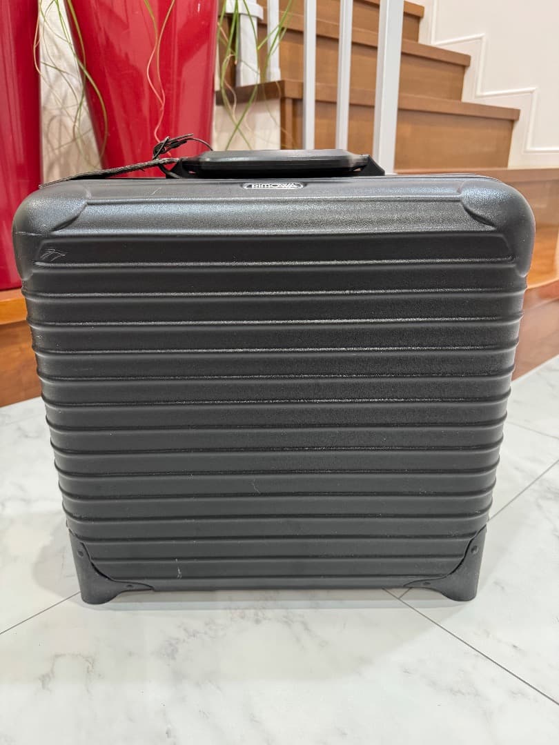 ビジネストローリー RIMOWA サルサ 黒 2輪 軽量 出張に良い機内持込可