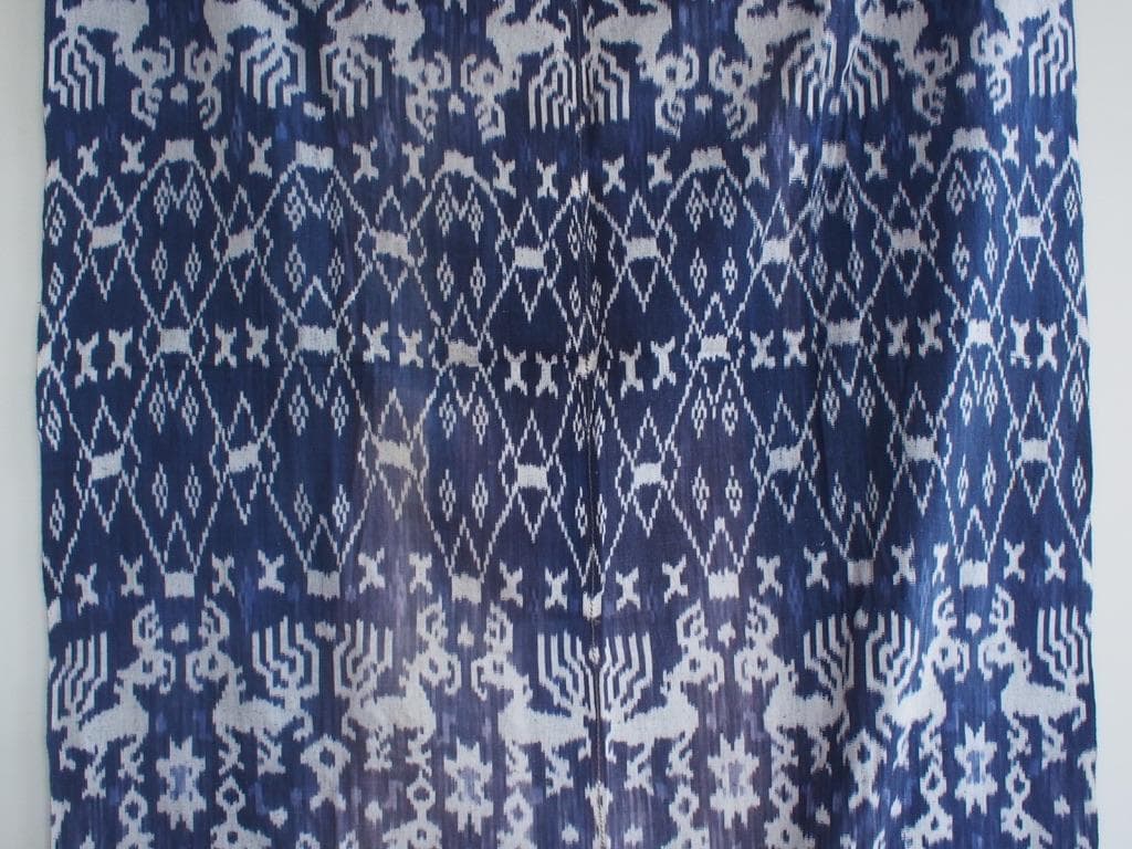 スンバ島藍染イカット