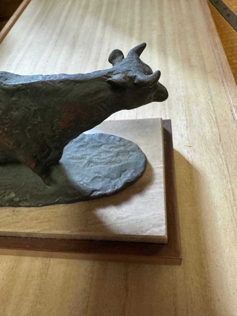 彫刻 大理石台座付き　日本の彫刻家　古賀忠雄　草原の朝