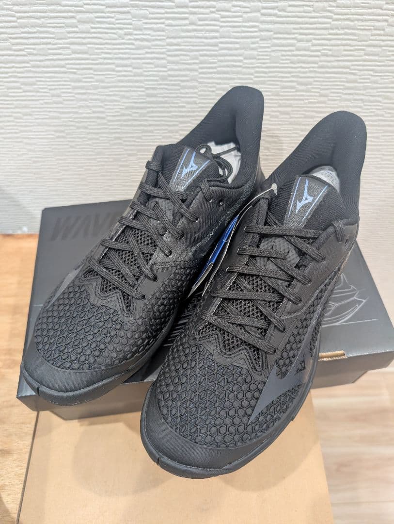 世界７７７足限定モデル　ミズノ　ウェーブエクシードツアー７　２７cm　新品