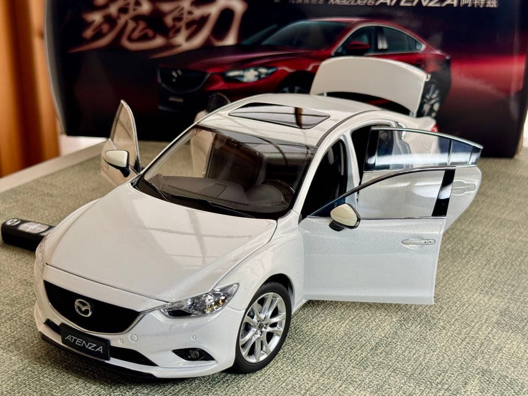 ミニカー 1/18 マツダ アテンザセダン 2014