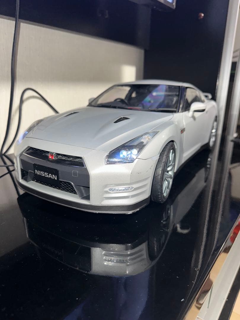 Nissan GT-R 1/8スケールモデル デアゴスティーニ　　ジャンク
