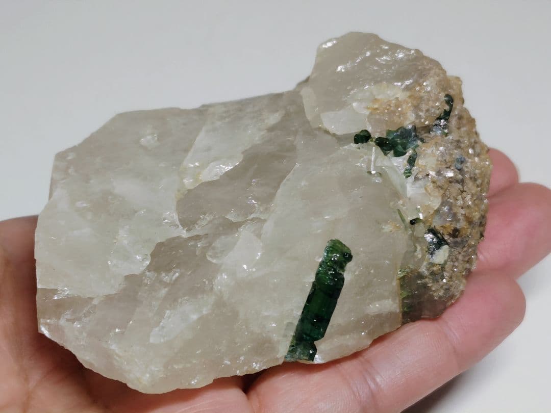 トルマリン 334g クォーツ 水晶 原石 鑑賞石 自然石 誕生石 鉱物 水石