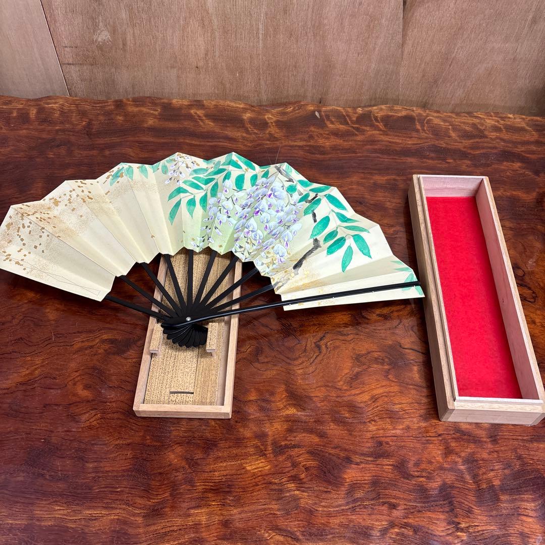 舞扇子 紫の花と緑の葉　　o0114o15