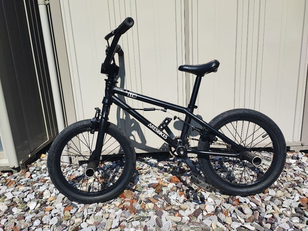 aresbikes キッズ 16インチ　STN BMX 黒