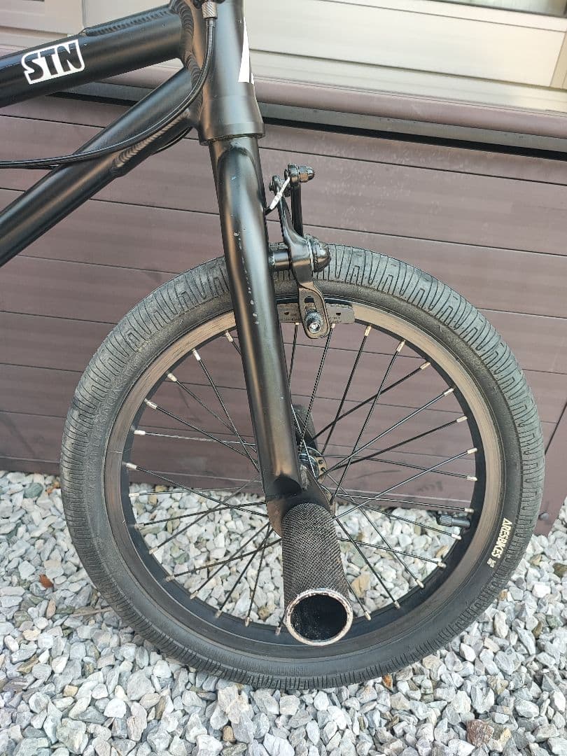 aresbikes キッズ 16インチ　STN BMX 黒