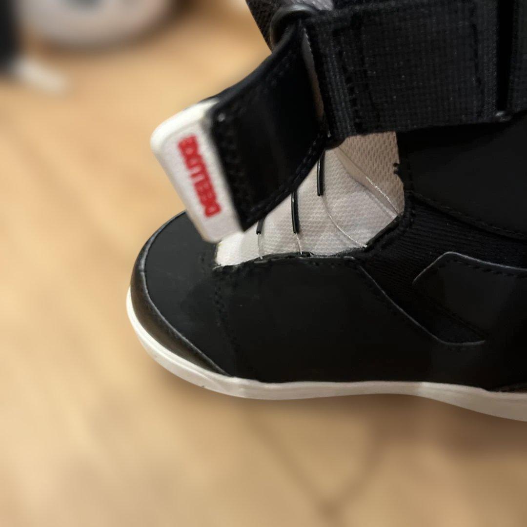 21cm子ども用 ブラック スノーボードブーツ