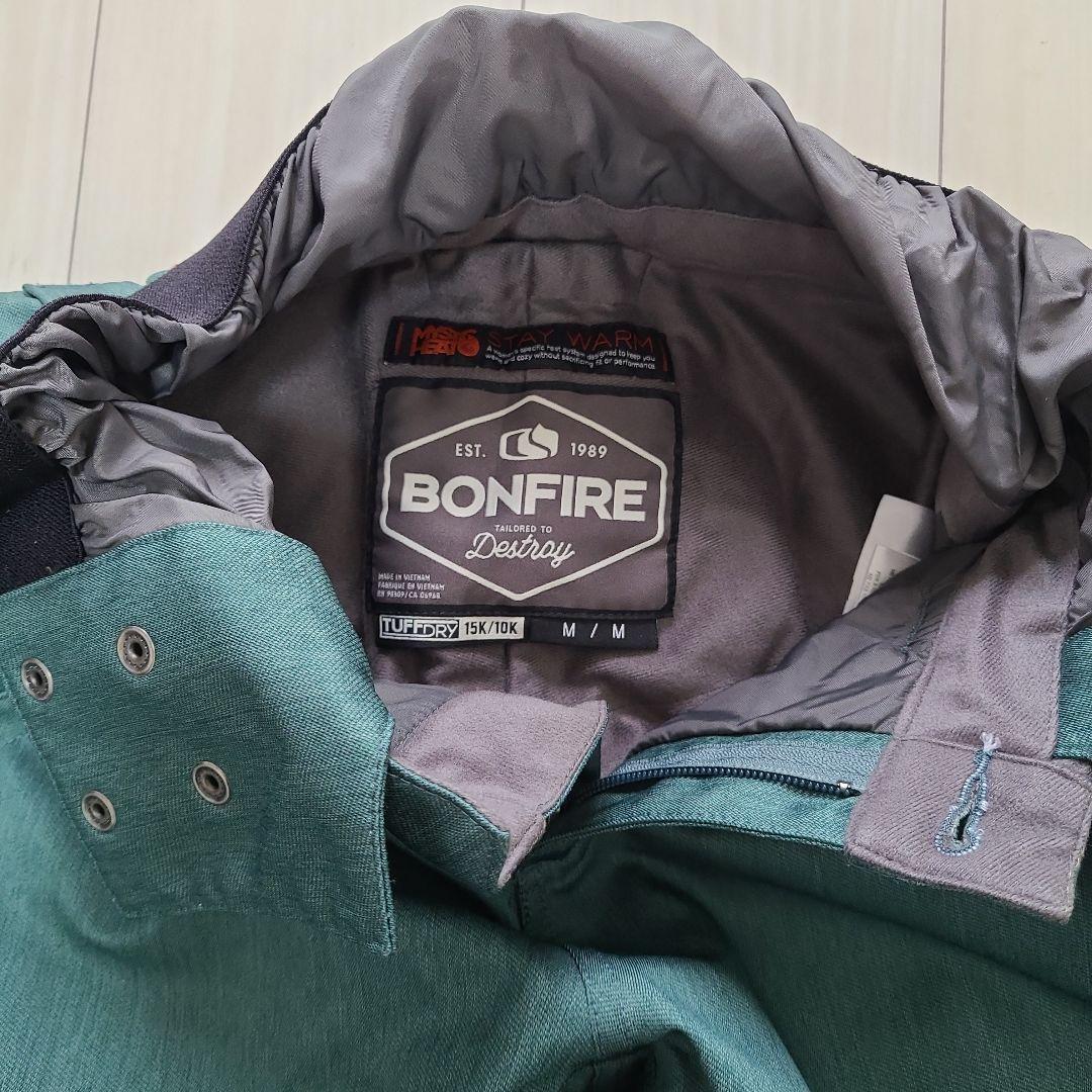 女性用スキーウェア 緑色